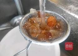 红枣桃胶银耳羹的做法图解3