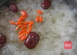 红枣桃胶银耳羹的做法图解6