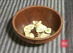 蒜爆莴笋苗的做法图解2