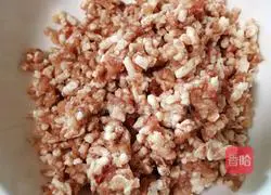 Illustration of how to make lion head in clear soup 1