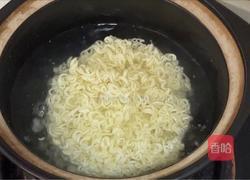麻辣炒泡面的做法图解5