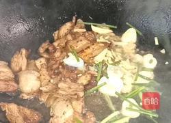 蘑菇炒五花肉的做法图解6