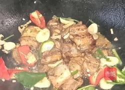 蘑菇炒五花肉的做法图解7