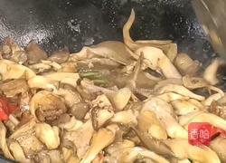 蘑菇炒五花肉的做法图解9