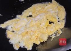 茭白炒鸡蛋的做法图解2