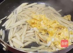 茭白炒鸡蛋的做法图解5
