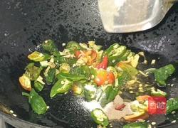 辣椒炒霉豆渣的做法图解5