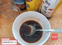 Illustration of how to cook potato slices braised in dry pot sauce 2