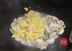 蘑菇炒鸡蛋的做法图解7