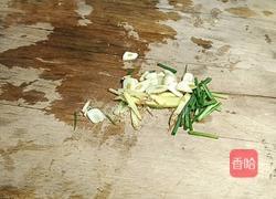 青菜炒霉豆渣的做法图解3