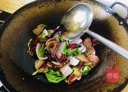 青椒洋葱炒腊肉的做法图解6