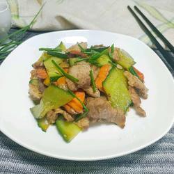 黄瓜胡萝卜炒肉片的做法[图]