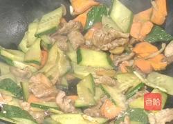 黄瓜胡萝卜炒肉片的做法图解10