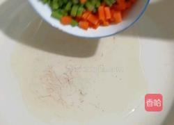 蒜苔胡萝卜炒蛋的做法图解1