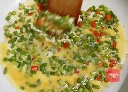 蒜苔胡萝卜炒蛋的做法图解5