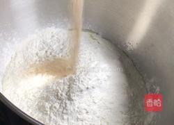 淡奶油小餐包的做法图解1