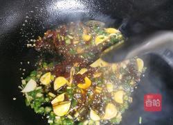 家常简单版土豆烧排骨鸡脚的做法图解2