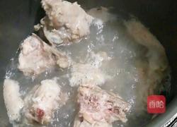 黑玉米猪骨汤的做法图解2
