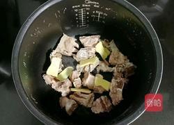 玉米萝卜排骨汤的做法图解5