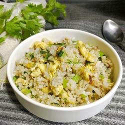 莲藕芹菜蛋炒饭的做法[图]