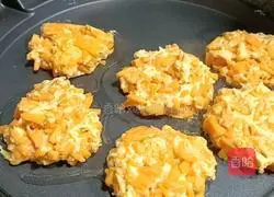 Illustration of how to make pastoral pumpkin cake 6