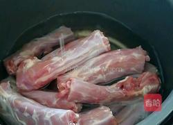 麻辣鸭脖的做法图解1