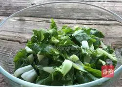 Illustration of making cabbage, frozen tofu and preserved egg porridge 4