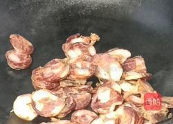 胡萝卜炒香肠的做法图解5