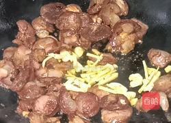 胡萝卜炒香肠的做法图解6