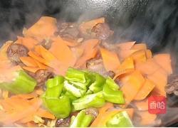 胡萝卜炒香肠的做法图解8