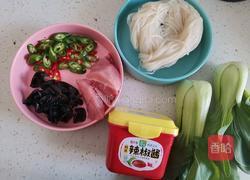 辣炒米线的做法图解1