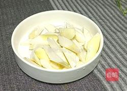 茄子茭白烧肉的做法图解1