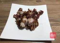 青椒胡萝卜炒香肠的做法图解1