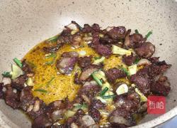 青椒胡萝卜炒香肠的做法图解8