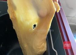 自制肥牛卷香肠披萨的做法图解3