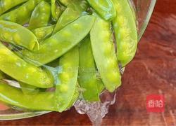 荷兰豆炒藕片的做法图解2