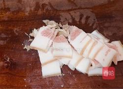五花肉焖莲藕的做法图解2