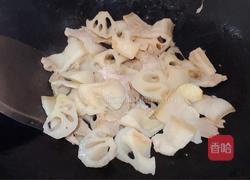 五花肉焖莲藕的做法图解5