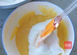 戚风小蛋糕的做法图解7