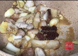 猪肉炖莲藕的做法图解8