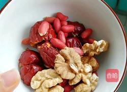 红枣花生核桃露的做法图解1