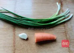 Illustration of how to make shredded onions and radish 2