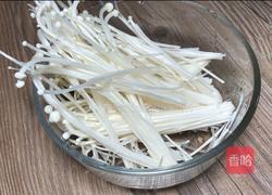 金针菇番茄鸡蛋汤的做法图解1