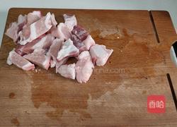 鹌鹑蛋红烧肉的做法图解2