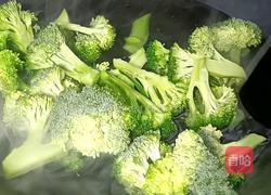 西兰花土豆泥圣诞树的做法图解2