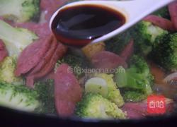 香肠炒西蓝花的做法图解10