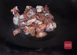 荷兰豆炒腊肠的做法图解2