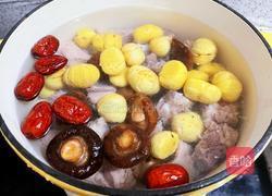 排骨板栗汤的做法图解6