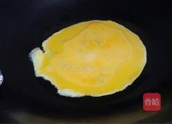 鸡蛋炒洋葱的做法图解2