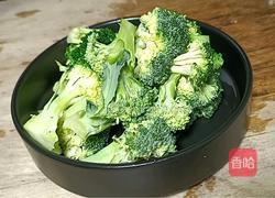 茄汁西兰花的做法图解1